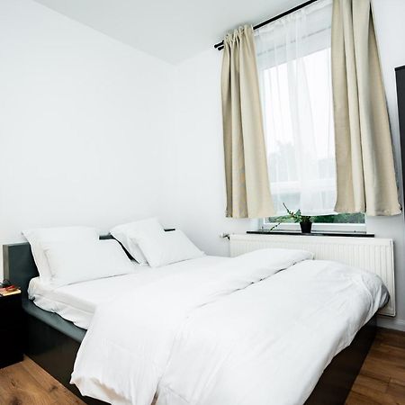 Chambre R1 Avec Salle De Bain Partagee Pres De L'Hopital De La Citadelle A 列日 外观 照片