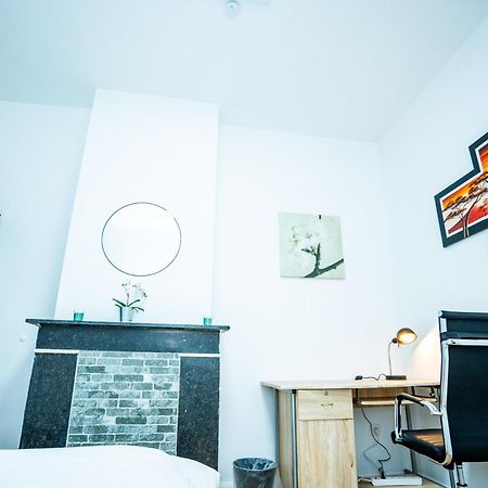 Chambre R1 Avec Salle De Bain Partagee Pres De L'Hopital De La Citadelle A 列日 外观 照片