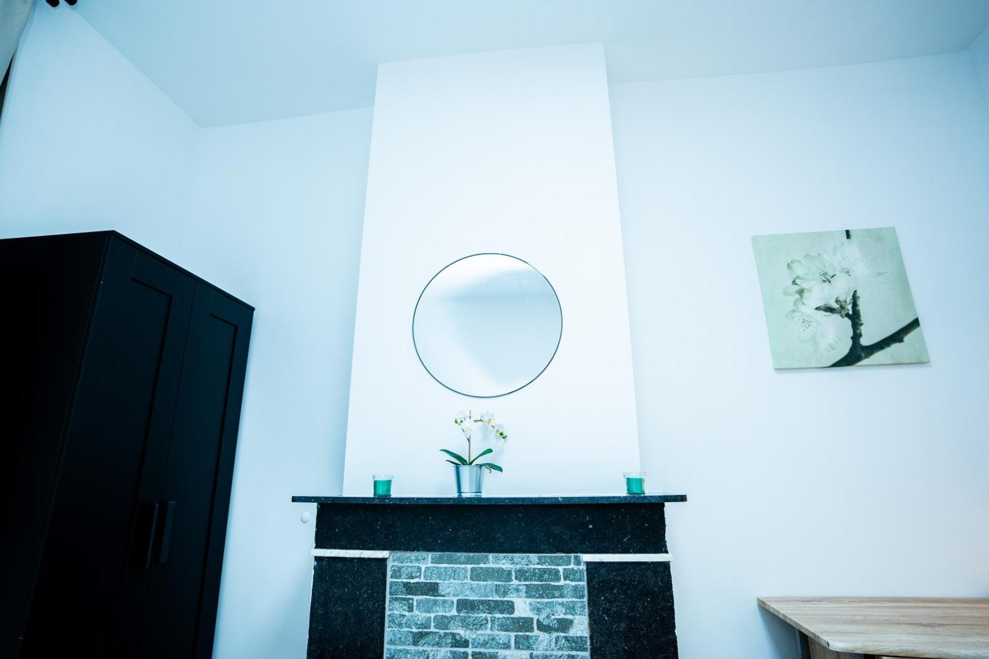 Chambre R1 Avec Salle De Bain Partagee Pres De L'Hopital De La Citadelle A 列日 外观 照片