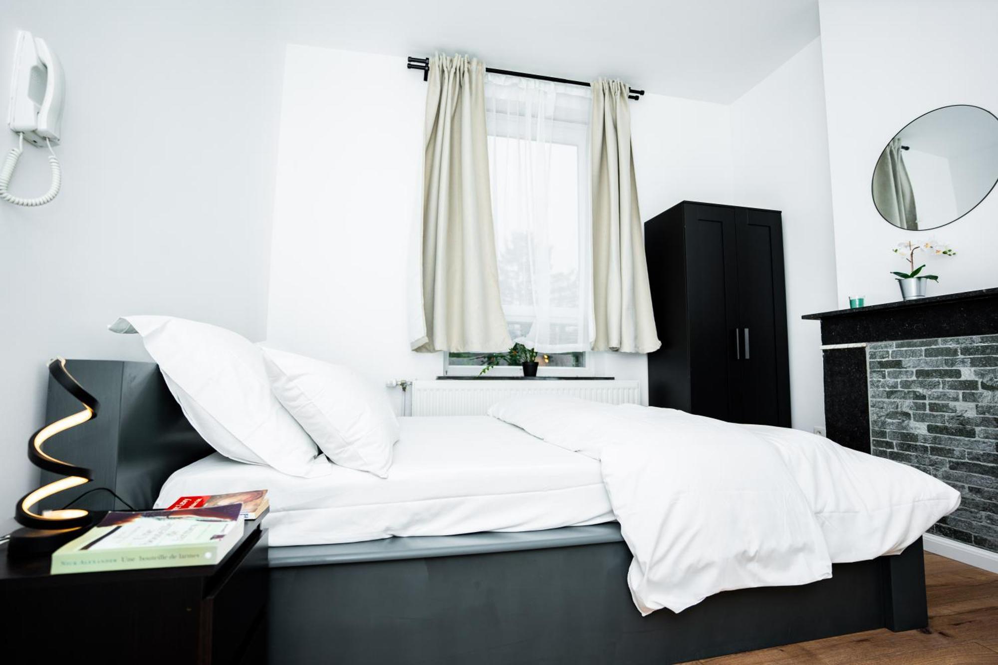 Chambre R1 Avec Salle De Bain Partagee Pres De L'Hopital De La Citadelle A 列日 外观 照片
