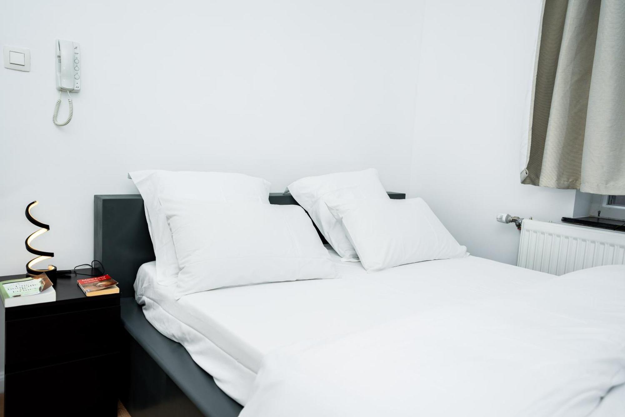 Chambre R1 Avec Salle De Bain Partagee Pres De L'Hopital De La Citadelle A 列日 外观 照片