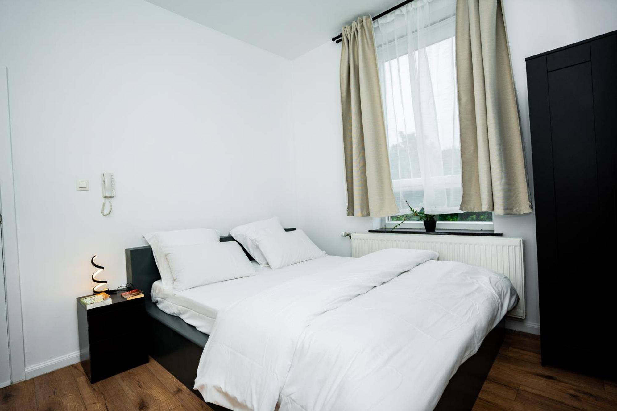 Chambre R1 Avec Salle De Bain Partagee Pres De L'Hopital De La Citadelle A 列日 外观 照片