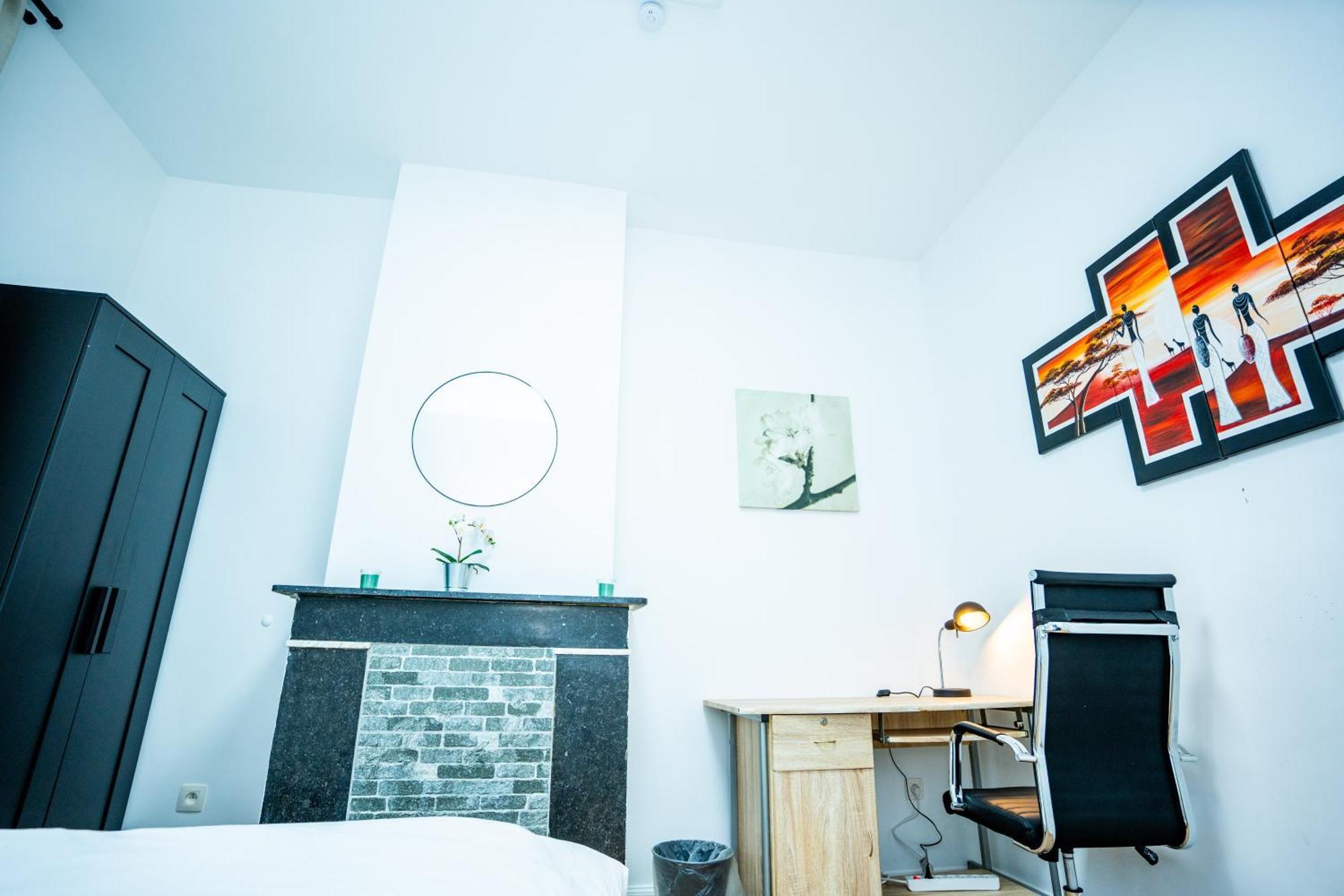 Chambre R1 Avec Salle De Bain Partagee Pres De L'Hopital De La Citadelle A 列日 外观 照片